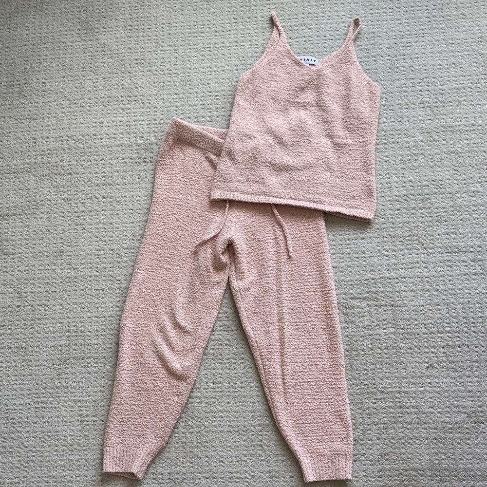 Women’s fuzzy Kikit pink pajama Set size medium